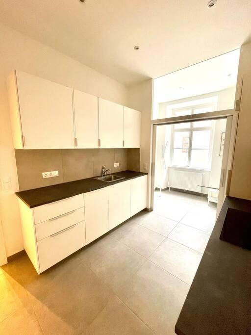 Brand New & Spacious Apartment In The City Centre Vienna Luaran gambar
