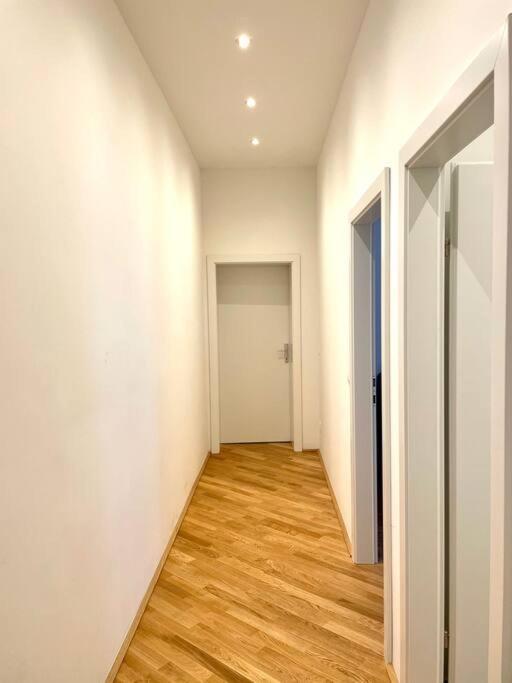 Brand New & Spacious Apartment In The City Centre Vienna Luaran gambar